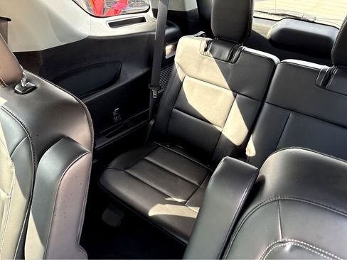 Used 2022 Ford Explorer XLT w/ Equipment Group 202A RWD image 38