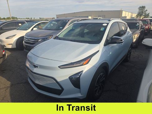 Used 2023 Chevrolet Bolt EUV Premier w/ Sun & Sound Package FWD image 1
