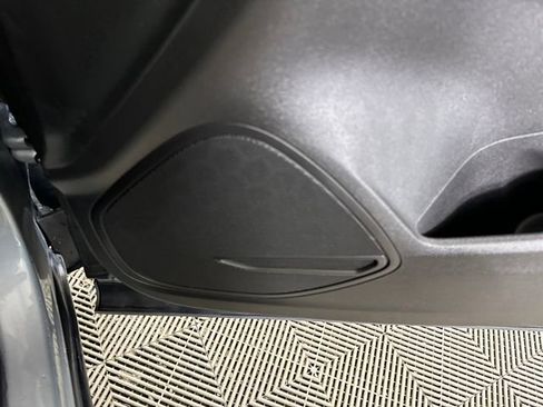 Used 2023 Buick Envision Essence w/ Sport Touring Package image 29