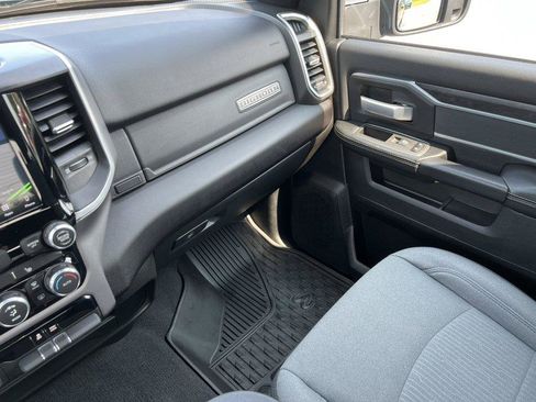 Used 2024 RAM 2500 Big Horn AWD/4WD image 34