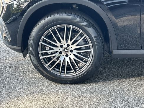 Certified 2025 Mercedes-Benz GLC 300 image 17