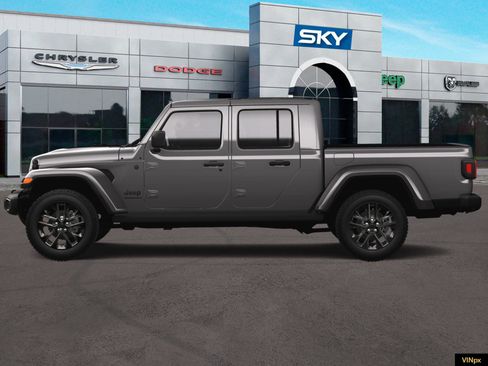 New 2025 Jeep Gladiator Nighthawk image 3