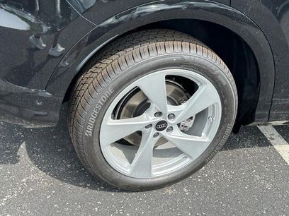 New 2025 Audi Q5 Premium Plus