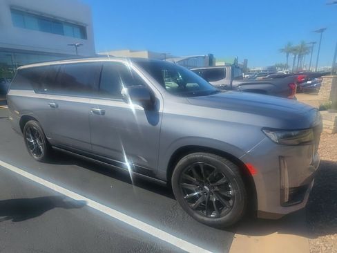 Used 2021 Cadillac Escalade ESV Sport Platinum w/ LPO, ONYX Package image 3