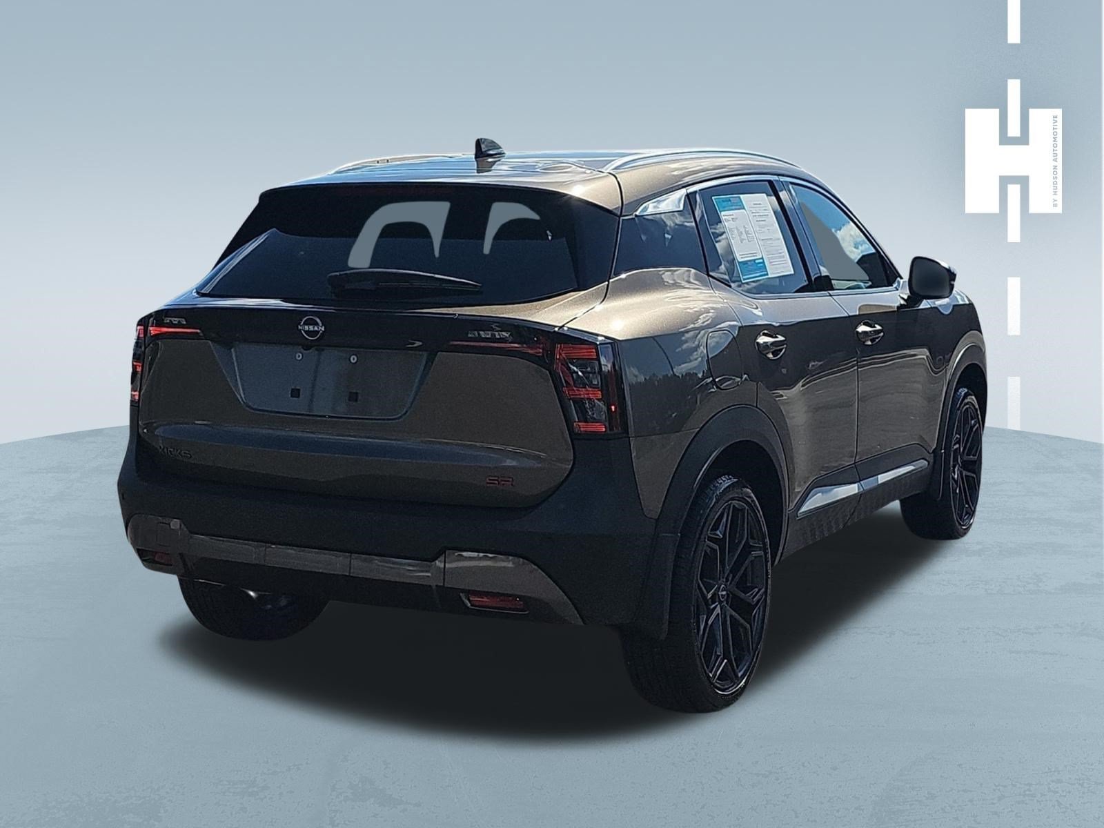 Used 2026 Nissan Kicks SR w/ SR Premium Package FWD image 4