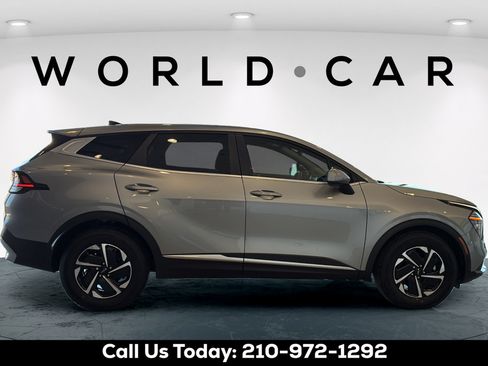 Certified 2025 Kia Sportage LX FWD image 15