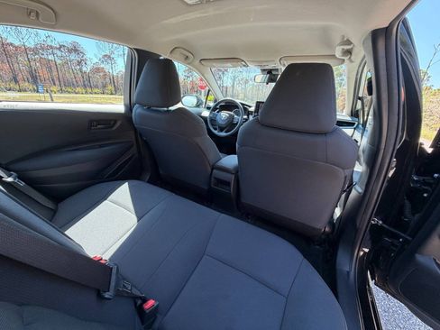 Used 2022 Toyota Corolla LE FWD image 28