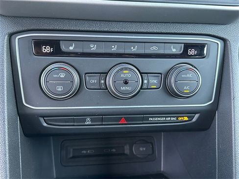 Used 2021 Volkswagen Atlas Cross Sport SE image 21