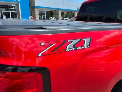 Used 2018 Chevrolet Silverado 1500 LT w/ All Star Edition AWD/4WD image 7