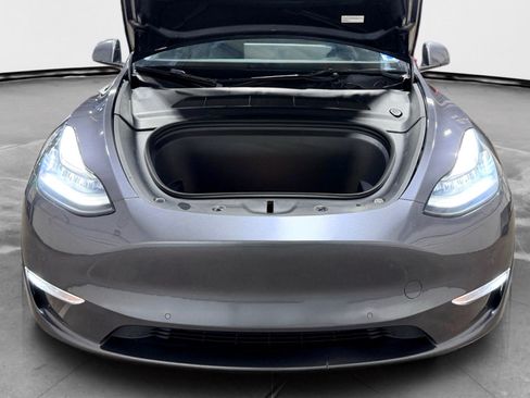 Used 2022 Tesla Model Y Long Range AWD/4WD image 23