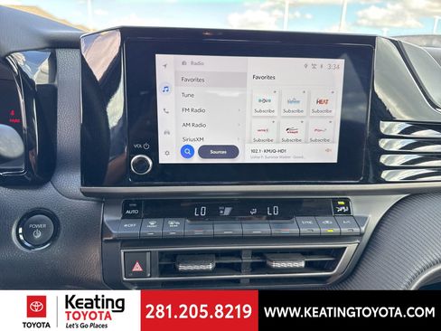 Used 2025 Toyota Camry SE image 21