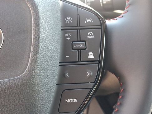 New 2025 Toyota Prius Plug-In Hybrid image 17