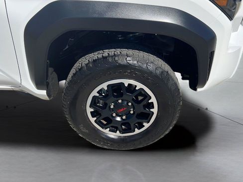 Used 2024 Toyota Tacoma TRD Off-Road AWD/4WD image 21