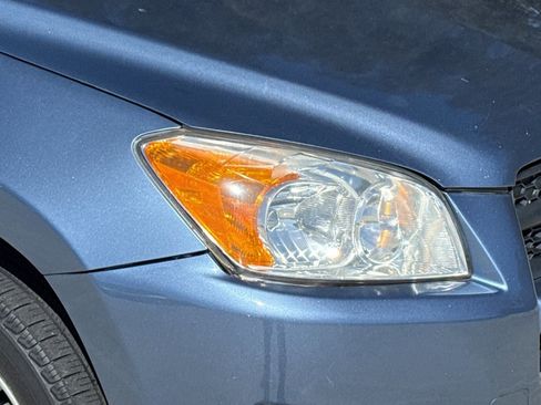 Used 2011 Toyota RAV4 4WD w/ Upgrade Value Pkg image 10