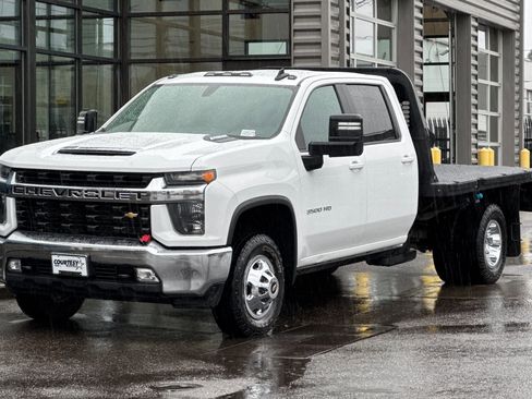 Used 2022 Chevrolet Silverado 3500 LT w/ Convenience Package image 8