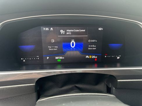 Used 2022 Volkswagen Tiguan SE image 18