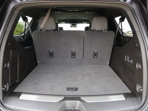 Certified 2025 Chevrolet Suburban Premier image 14