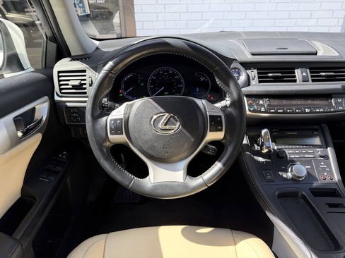 Used 2012 Lexus CT 200h Premium FWD image 9