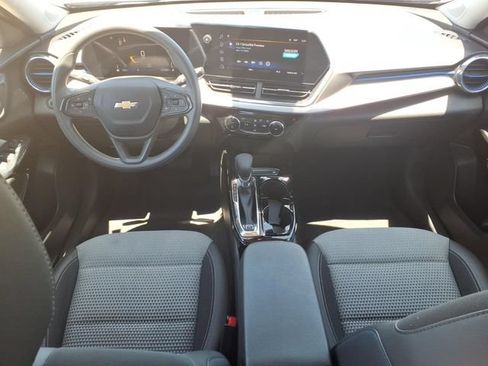 Used 2026 Chevrolet Trax LT FWD image 13