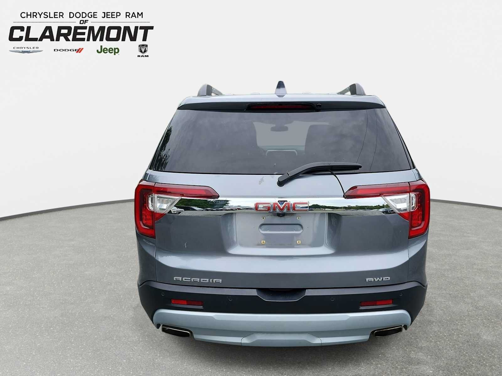 Used 2022 GMC Acadia SLE w/ Driver Convenience Package AWD/4WD image 17