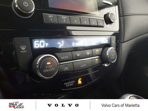 Used 2017 Nissan Rogue SV FWD image 30