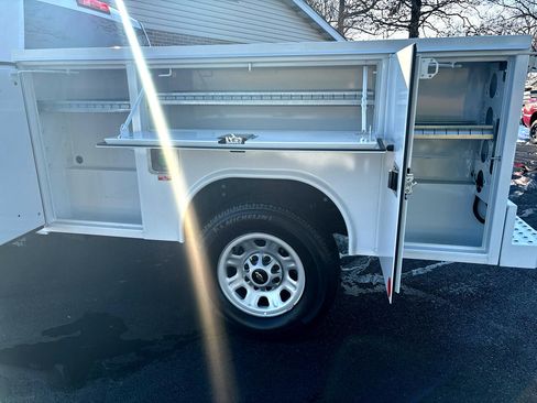 Used 2025 Chevrolet Silverado 3500 W/T w/ WT Convenience Package image 32