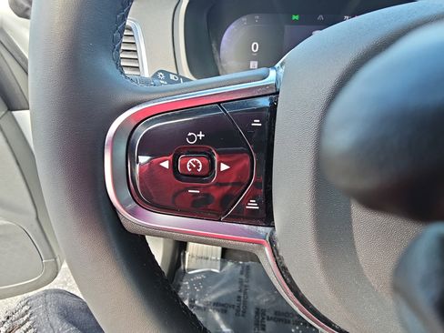 Used 2024 Volvo XC90 B6 Plus w/ Protection Package Premier image 18