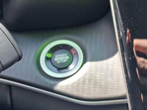 Used 2023 Jeep Grand Cherokee Laredo image 25