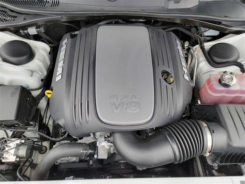 Certified 2022 Dodge Challenger R/T w/ Blacktop Package image 40