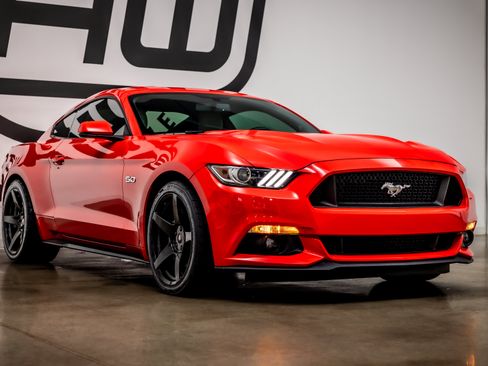 Used 2017 Ford Mustang GT Premium RWD image 27