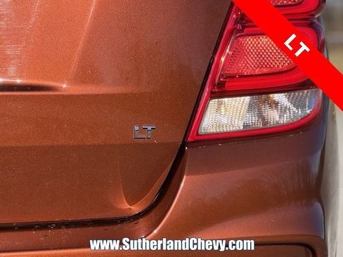 Used 2019 Chevrolet Trax LT w/ LT Convenience Package image 12