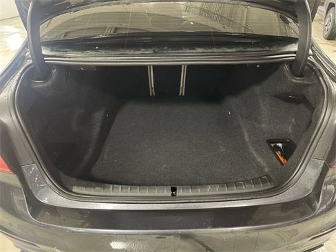 Used 2018 BMW M550i xDrive image 24
