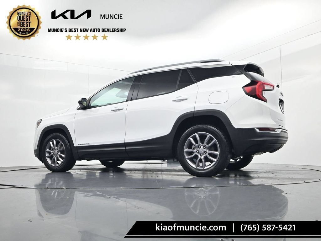 Used 2024 GMC Terrain SLT w/ Infotainment Package II FWD image 44