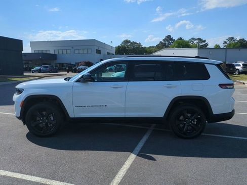 New 2026 Jeep Grand Cherokee L Limited w/ Limited Altitude Package AWD/4WD image 7