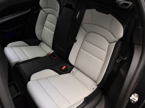 Used 2025 Porsche Taycan image 44