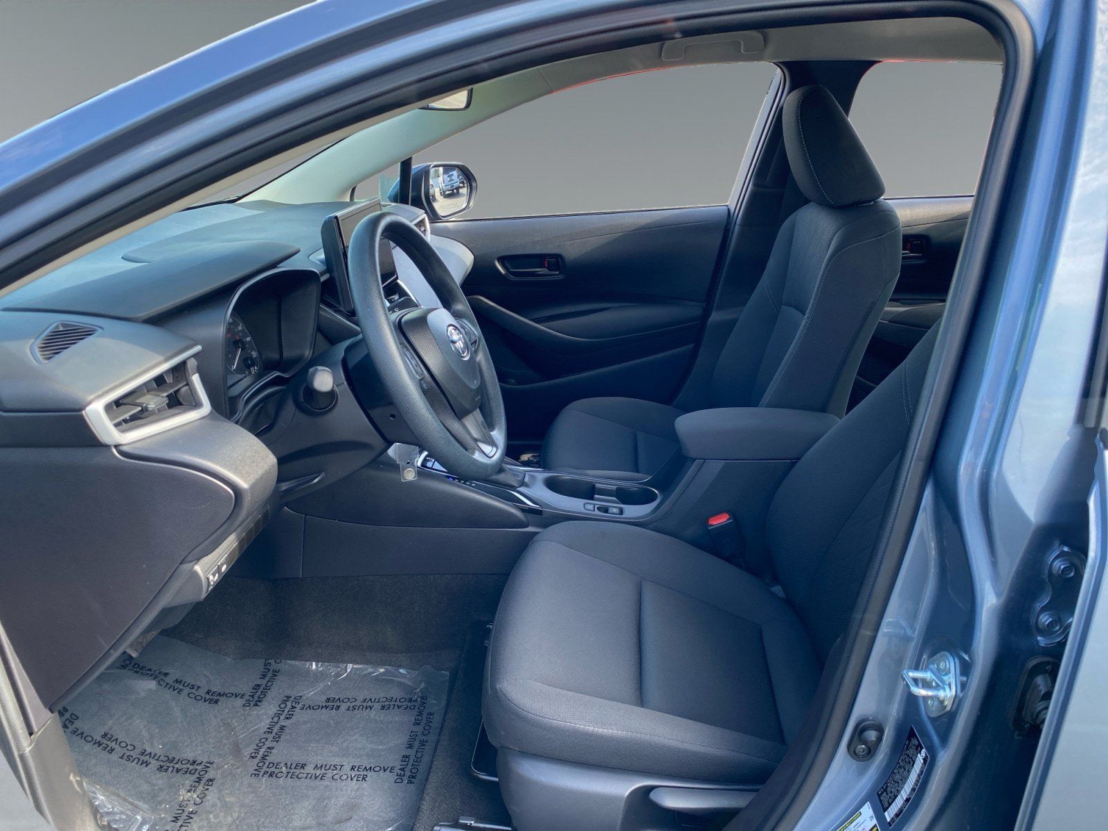 Used 2025 Toyota Corolla LE FWD image 9