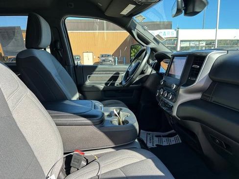 Used 2024 RAM 2500 Big Horn w/ Bed Utility Group image 31