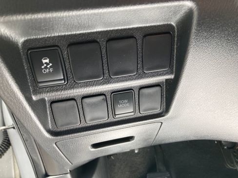 Used 2015 Nissan Pathfinder S image 44