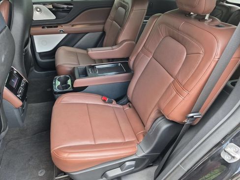 Used 2025 Lincoln Aviator Reserve w/ Equipment Group 201A AWD/4WD image 19