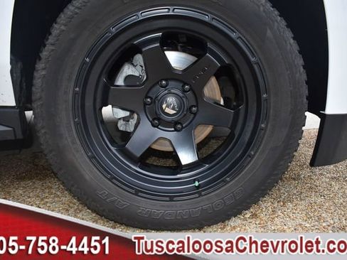 Used 2018 Chevrolet Tahoe LT w/ Luxury Package image 16