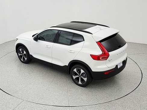 New 2026 Volvo XC40 B5 Plus w/ Protection Package Premier AWD/4WD image 38