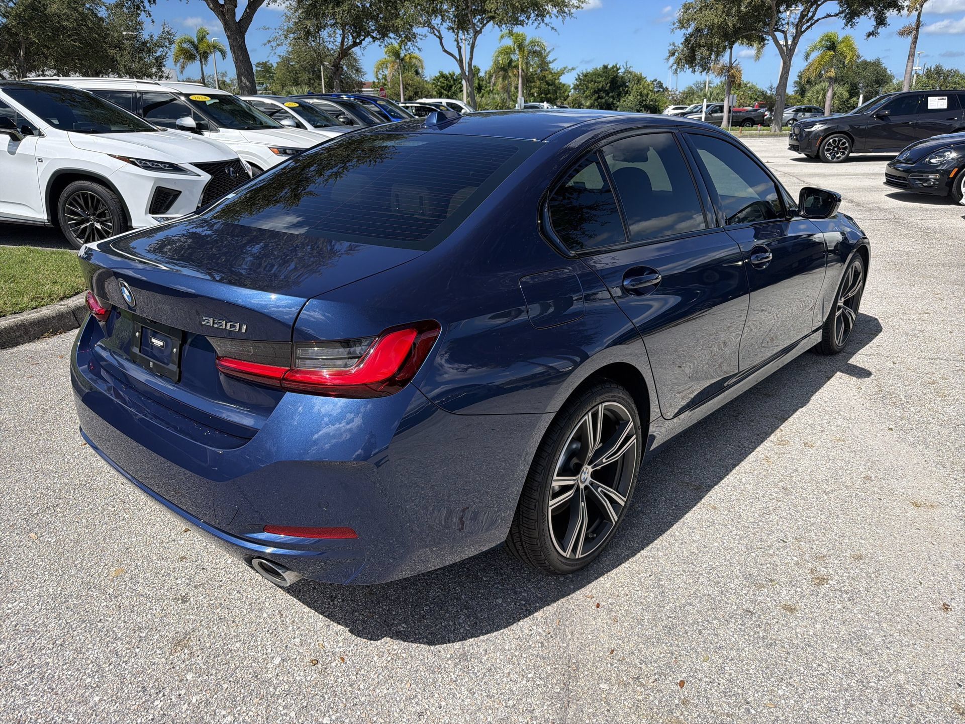Used 2023 BMW 330i Sedan w/ Premium Package RWD image 3