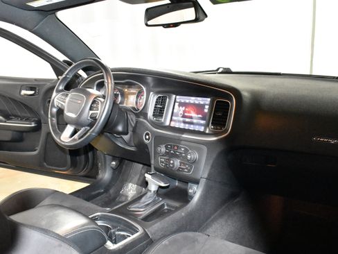 Used 2018 Dodge Charger GT image 28