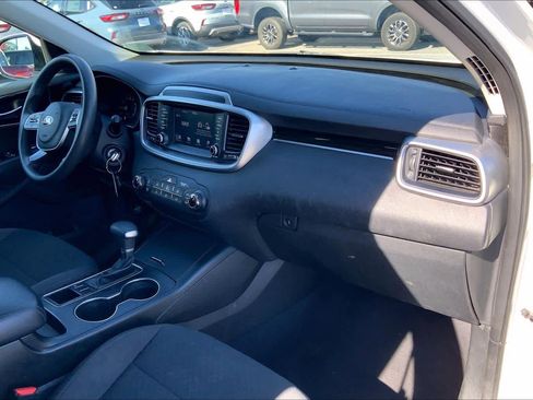 Used 2020 Kia Sorento L FWD image 18