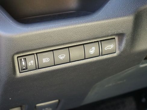 Used 2022 Toyota RAV4 XLE Premium image 18