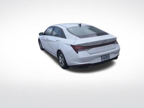 Used 2021 Hyundai Elantra SE w/ Cargo Package FWD image 10