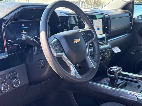 Used 2025 Chevrolet Silverado 1500 LTZ w/ Z71 Off-Road Package AWD/4WD image 9