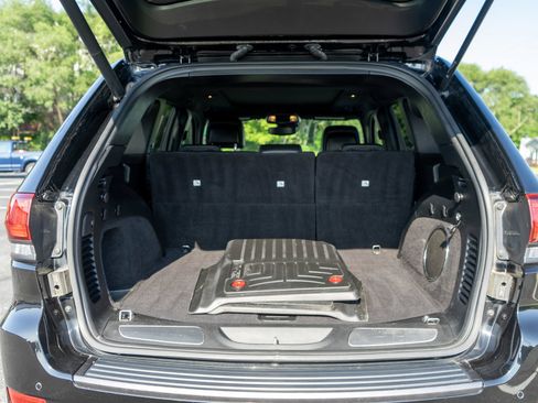 Used 2019 Jeep Grand Cherokee High Altitude AWD/4WD image 9