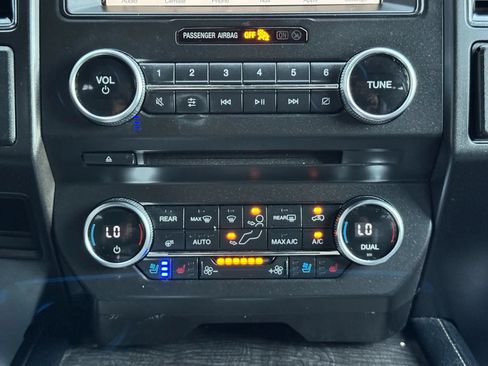 Used 2018 Ford Expedition Limited RWD image 37