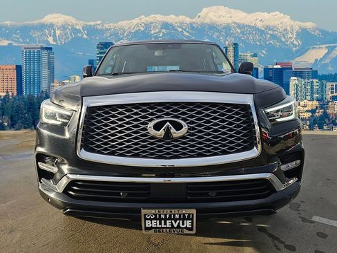 Used 2019 INFINITI QX80 Luxe w/ All-Season Package image 2
